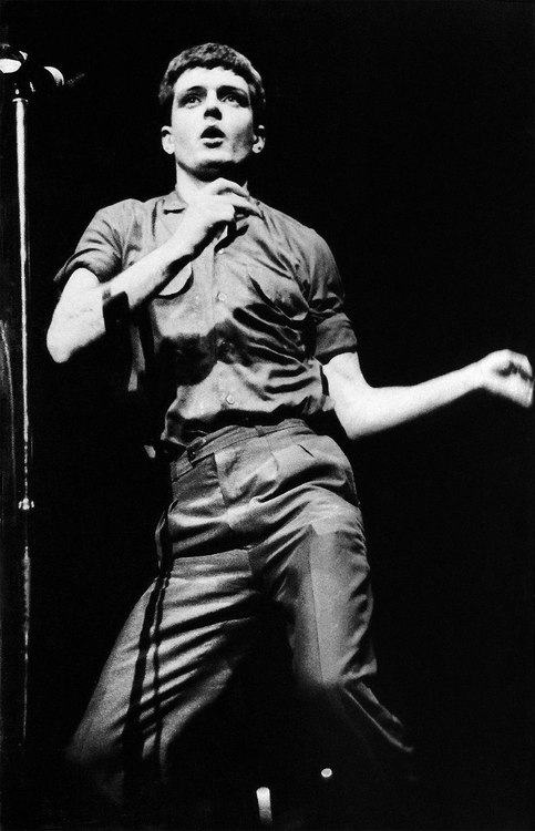 Ian Curtis signo Zodiacal Cancer